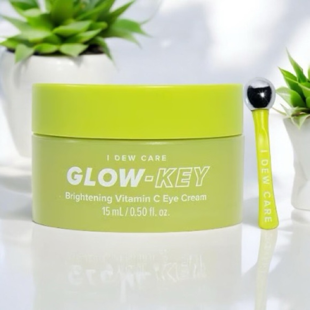 Glow-Key Brightening Vitamin C Eye Cream - Green NWT